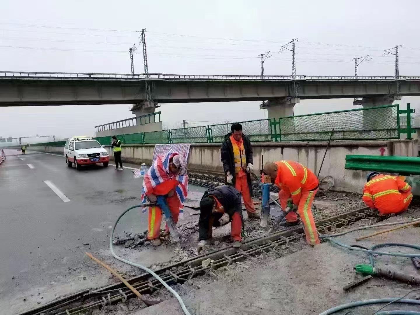 梁子湖桥梁伸缩缝抢修料